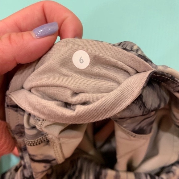 Lululemon wunder under crop great granite leggings - Picture 16 of 16